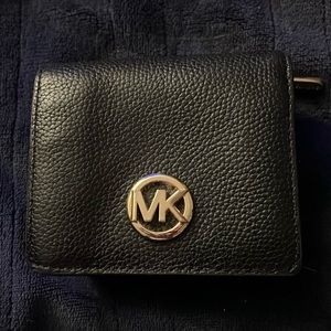 Michael Kors Bi-fold Snap Close Wallet